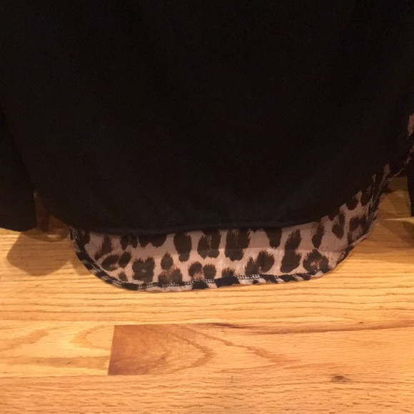 Women’s medium black/leopard blouse euc - Picture 4 of 7